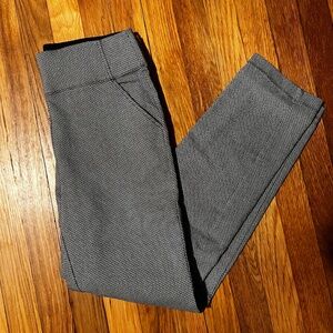 Max Studio Work Pants Size Small - Black and White Pattern